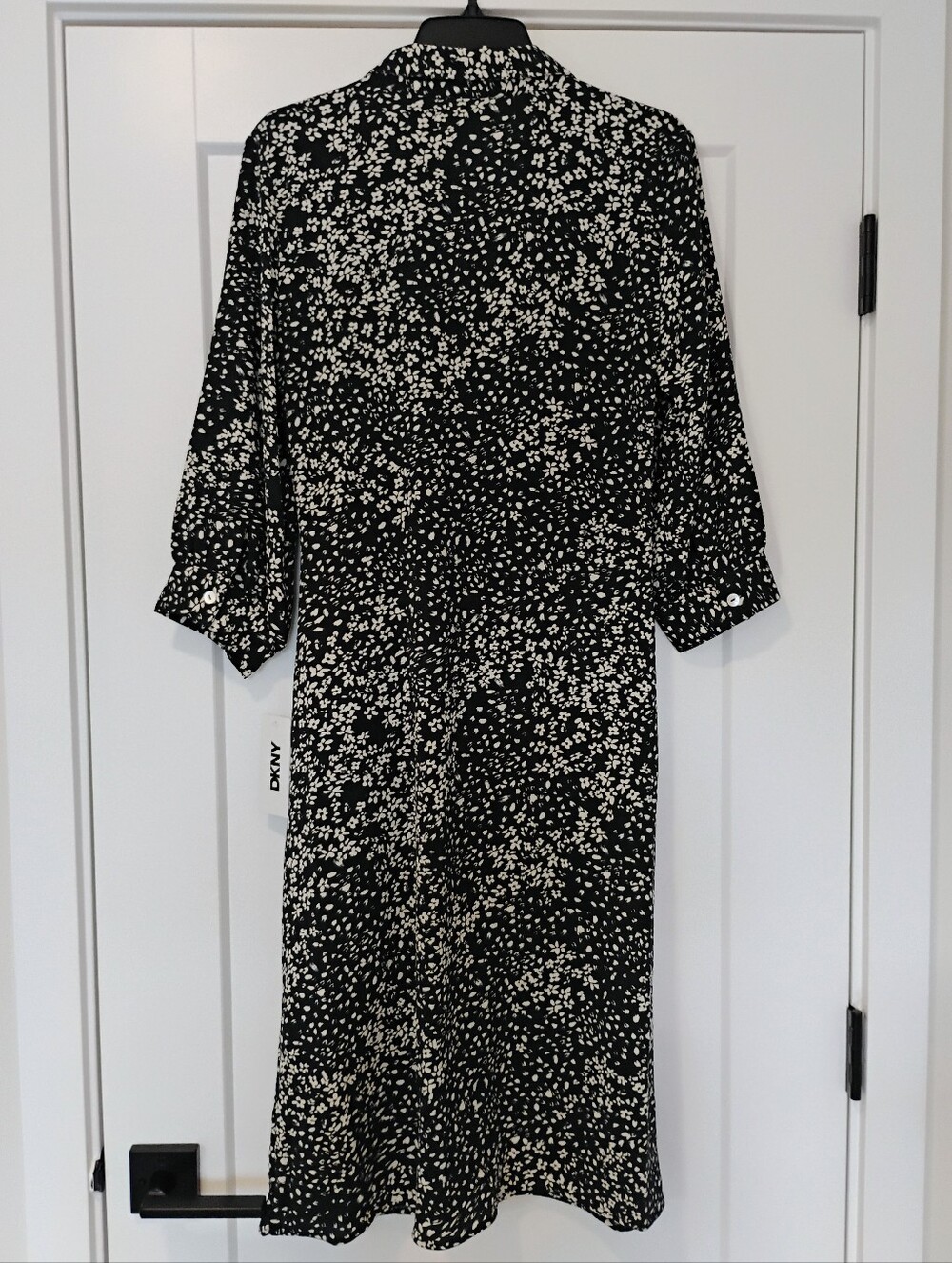 NWT 10 DKNY Black Floral Split V-Neck 3/4 Sleeve Button Front Midi Shirt Dress - Picture 2 of 12